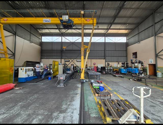 1,062M² FACTORY FOR SALE IN APEX